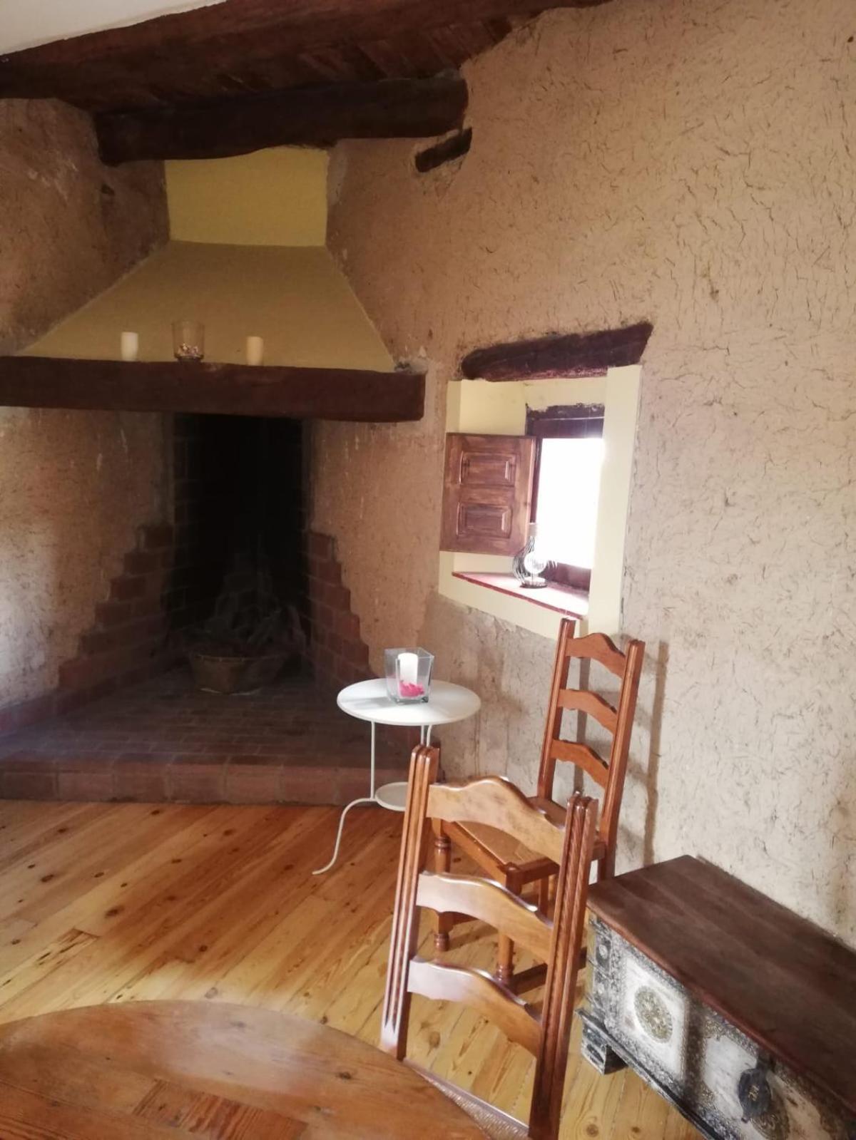 Hotel Restaurante Agapio De Tresnino Кінтанілья-де-Онесімо Екстер'єр фото