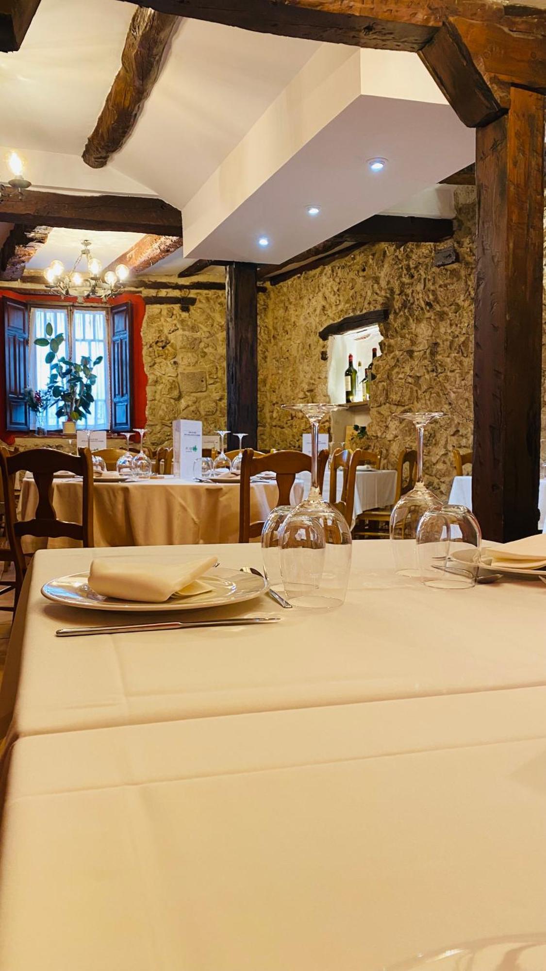 Hotel Restaurante Agapio De Tresnino Кінтанілья-де-Онесімо Екстер'єр фото